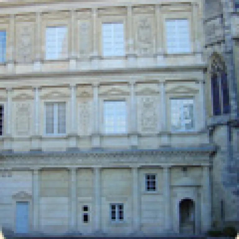 La façade du duché d'Uzès en 2006