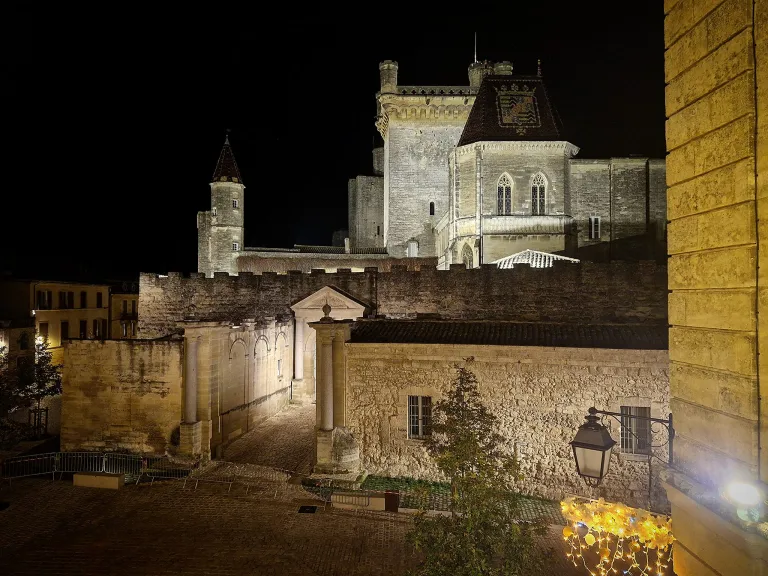 UZES