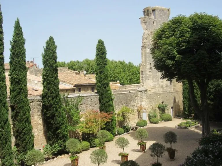 Cours  Duché d'Uzès
